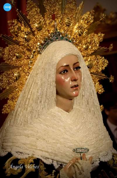 Besapiés del Cristo de la Expiración y la Virgen de las Aguas del Museo // Ángela Vilches