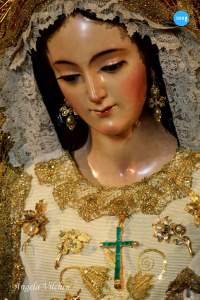 Besamanos de la Virgen del Rosario de la Macarena // Ángela Vilches