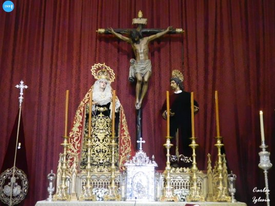 Titulares del Cristo de Burgos, Pilar y la Sacramental de San Pedro en la capilla casa hermandad del Cristo de Burgos // Carlos Iglesia