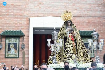 Rosario de la Virgen de la Victoria de las Cigarreras // Ángela Vilches