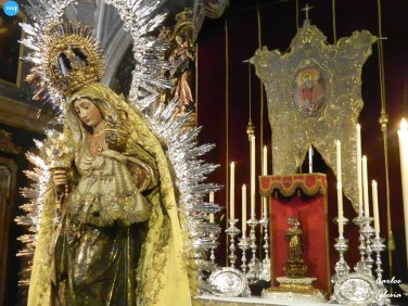 Veneración de la Virgen del Amparo // Carlos Iglesia