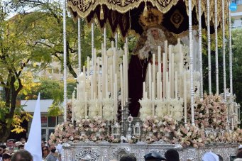 Señor de la Esperanza en el Puente Cedrón y Virgen del Rosario de la Milagrosa // Ángela Vilches