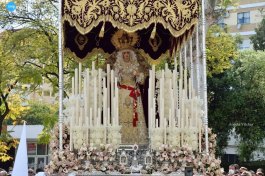 Señor de la Esperanza en el Puente Cedrón y Virgen del Rosario de la Milagrosa // Ángela Vilches