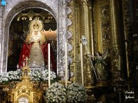 Virgen de la Esperanza Macarena en Navidad // Carlos Iglesia